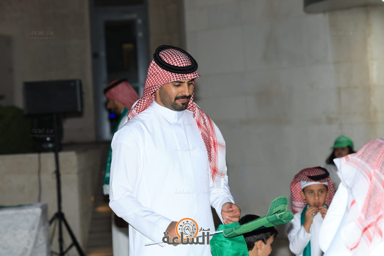 Madar Al-Saa Images 0.005238954414284347