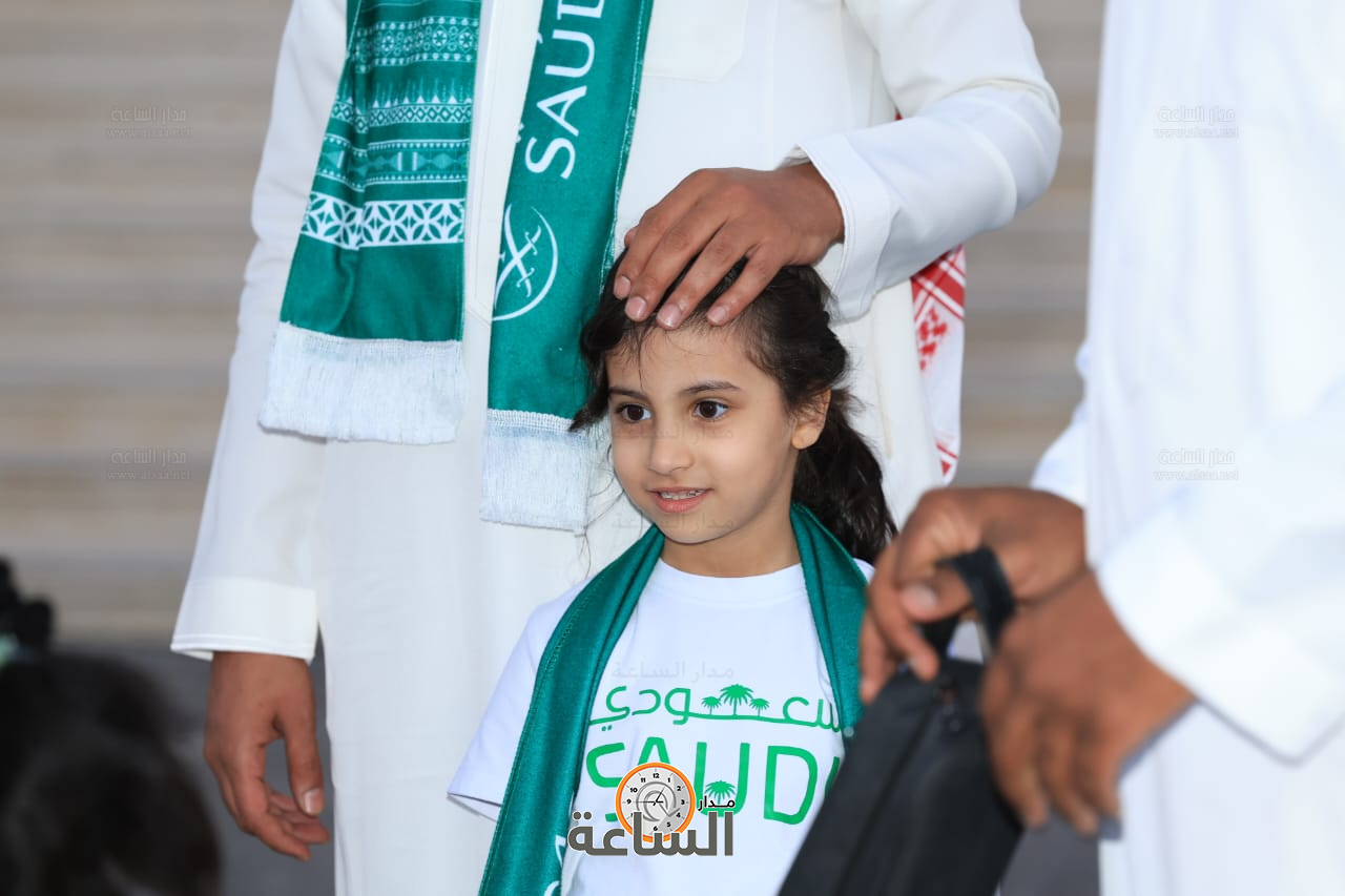 Madar Al-Saa Images 0.9944496105284132