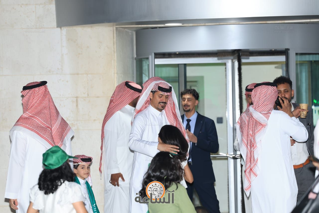 Madar Al-Saa Images 0.33404718473836426