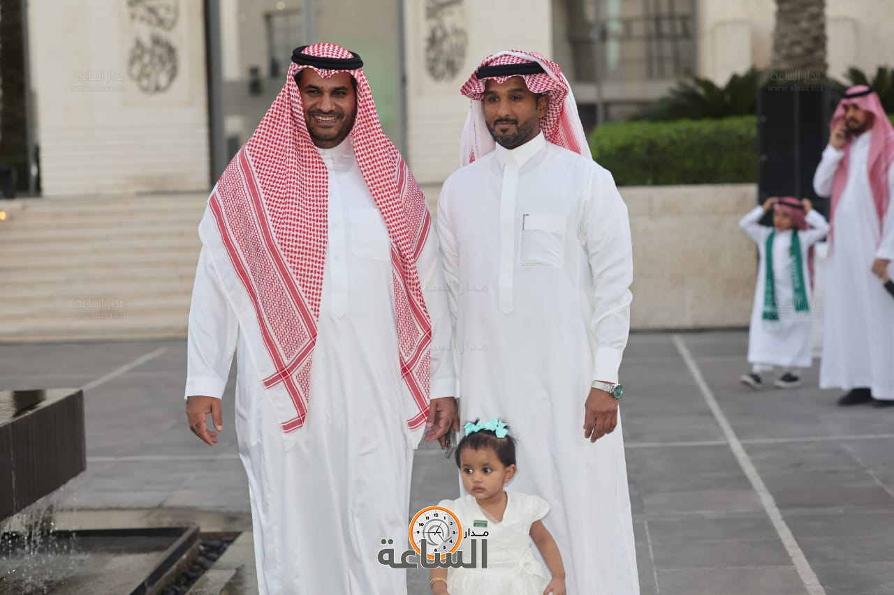 Madar Al-Saa Images 0.3815133895191567