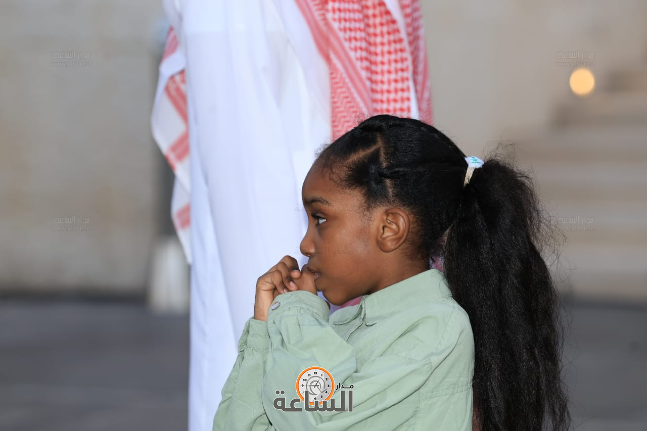 Madar Al-Saa Images 0.3902530128066626