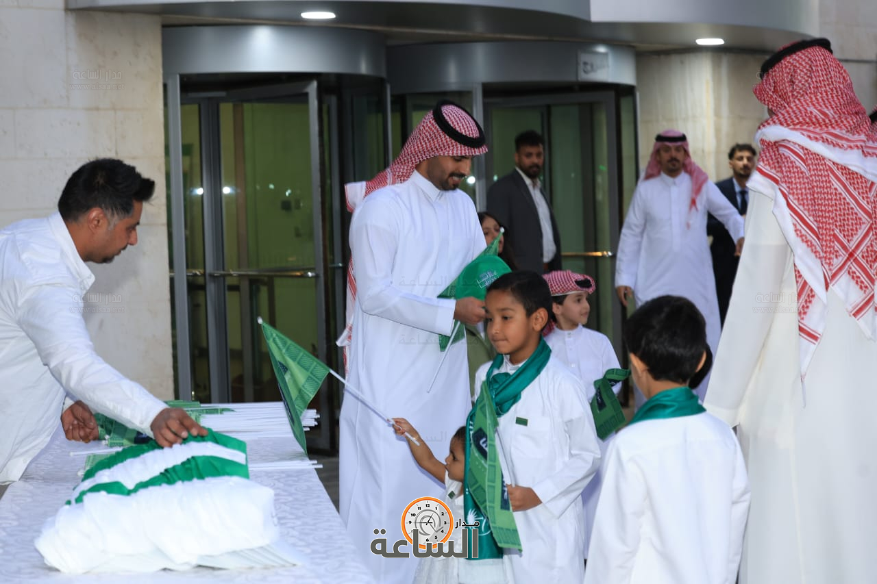 Madar Al-Saa Images 0.3187384841317955