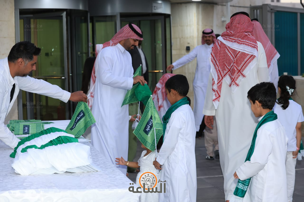 Madar Al-Saa Images 0.3396940972110063