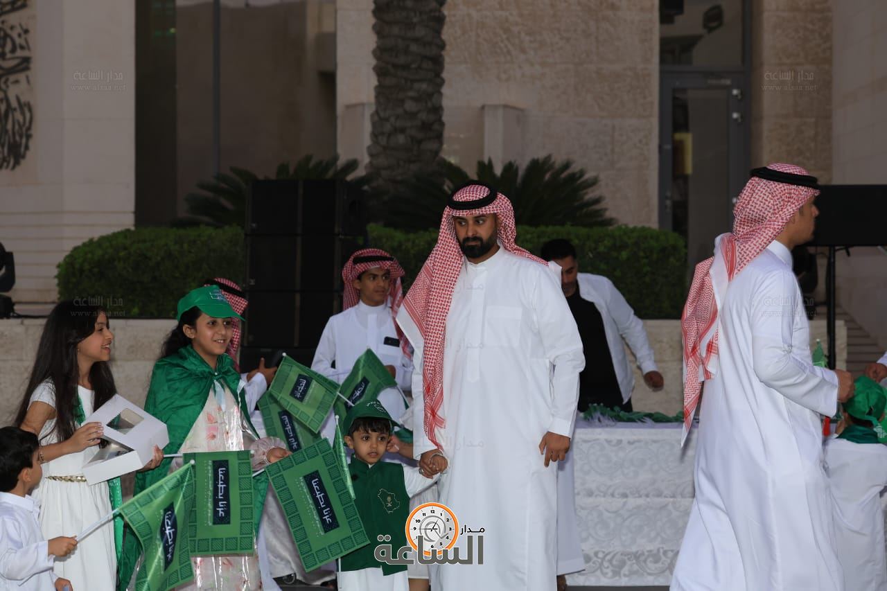 Madar Al-Saa Images 0.07880763501204091