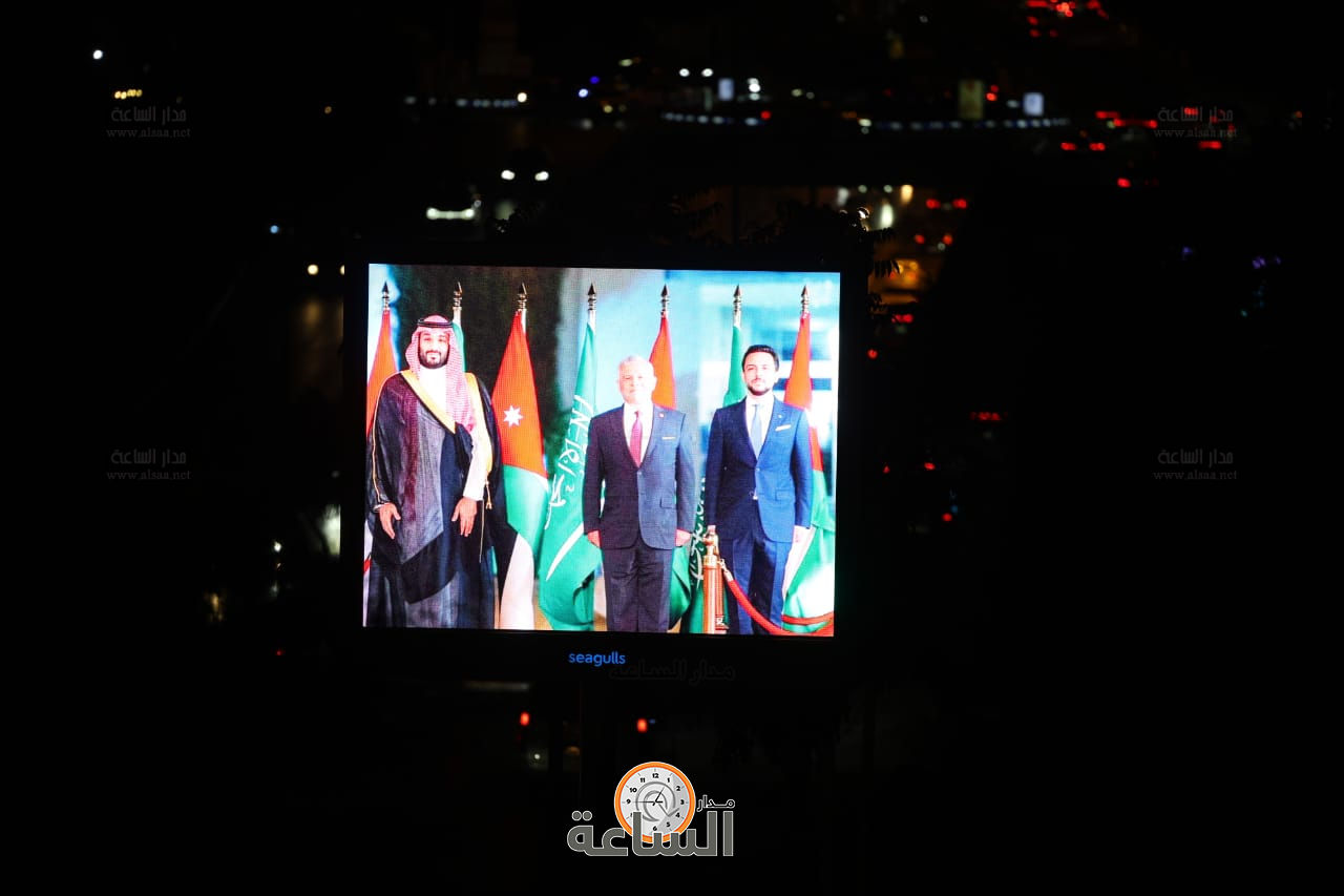 Madar Al-Saa Images 0.43230102332221043