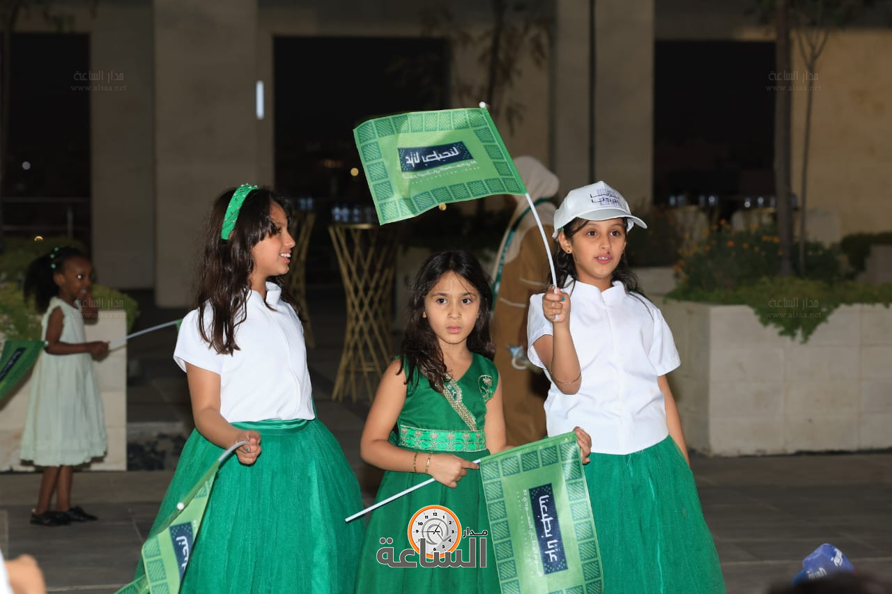 Madar Al-Saa Images 0.7909161566308934