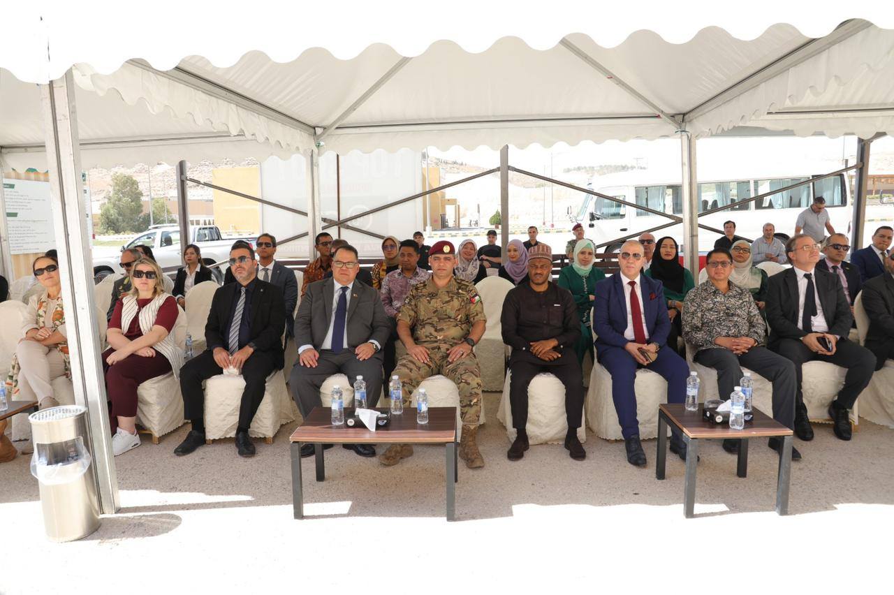 Madar Al-Saa Images 0.3906450717761909