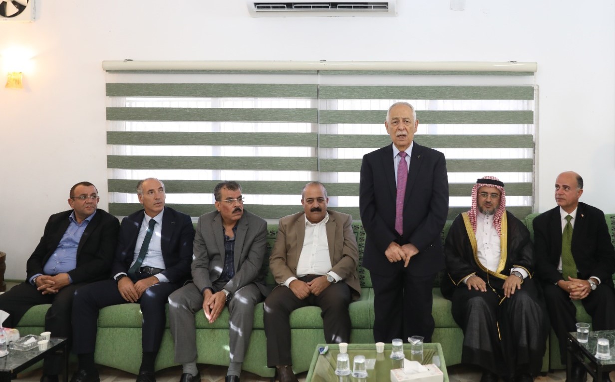 Madar Al-Saa Images 0.6935150907617474