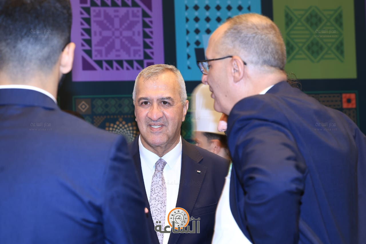 Madar Al-Saa Images 0.7442049071622939