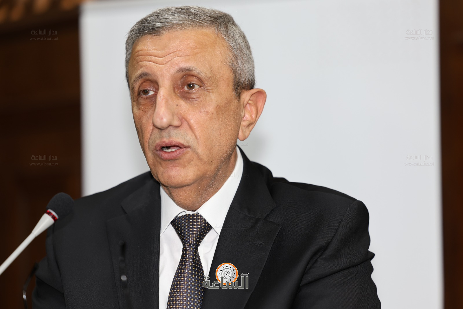 Madar Al-Saa Images 0.5481823404404117