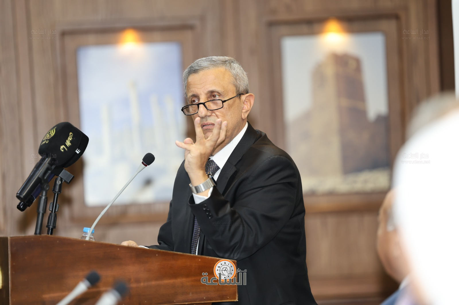 Madar Al-Saa Images 0.8920538359221627