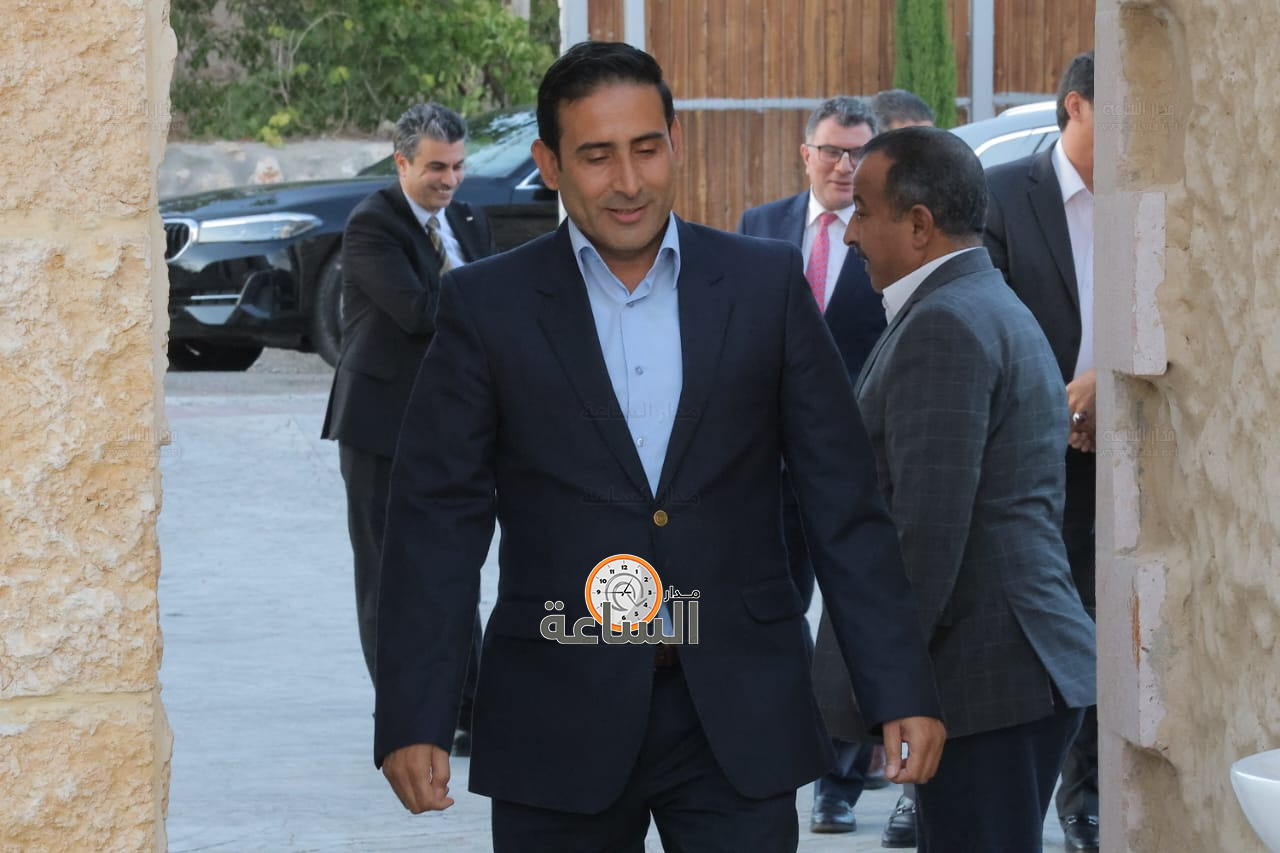 Madar Al-Saa Images 0.3766322580272822