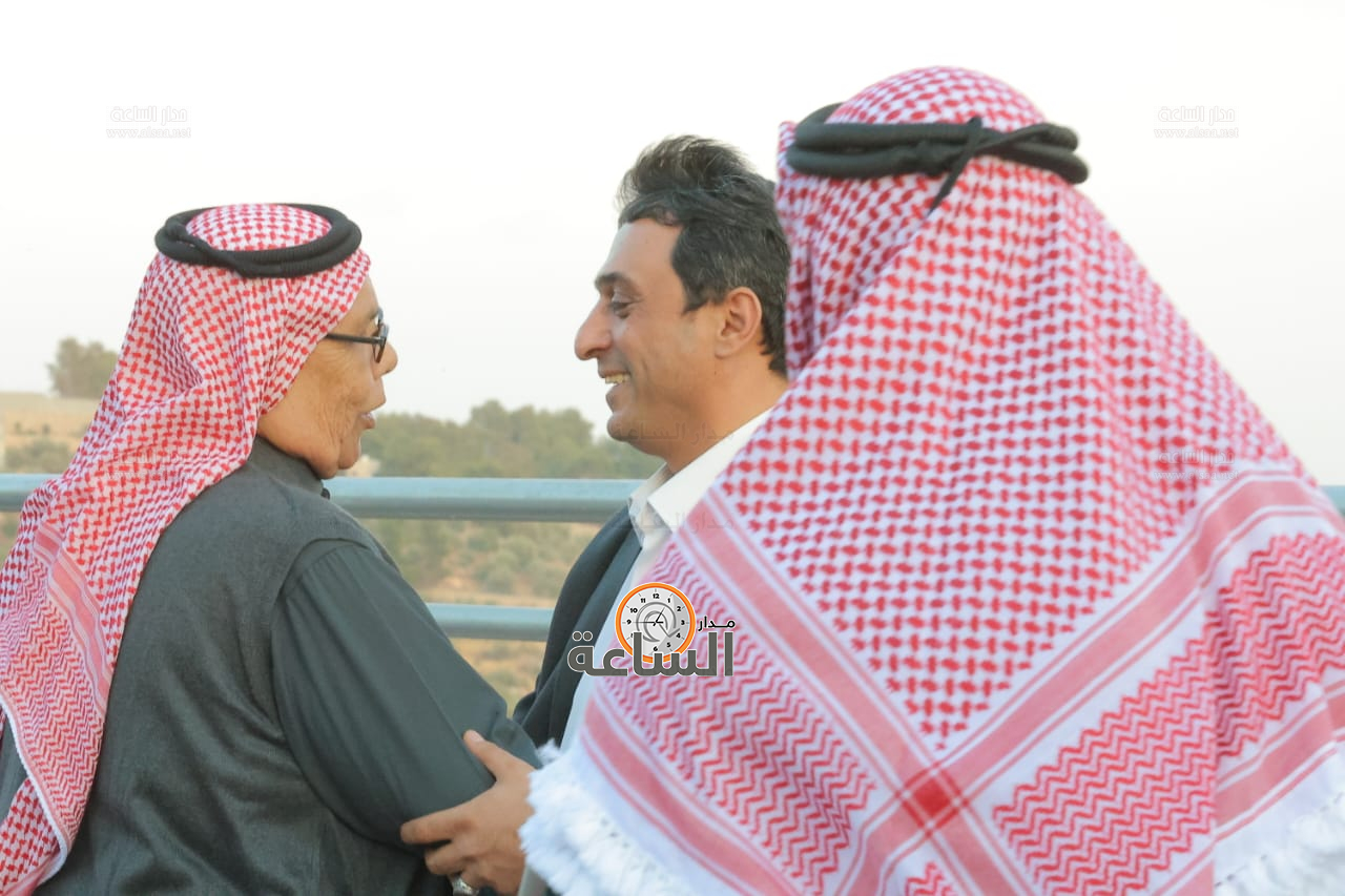 Madar Al-Saa Images 0.4645396516318524