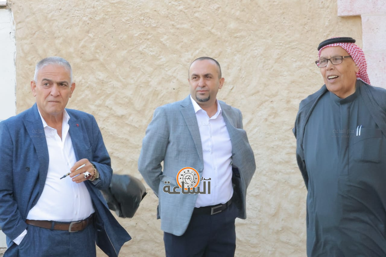 Madar Al-Saa Images 0.9708215421087776