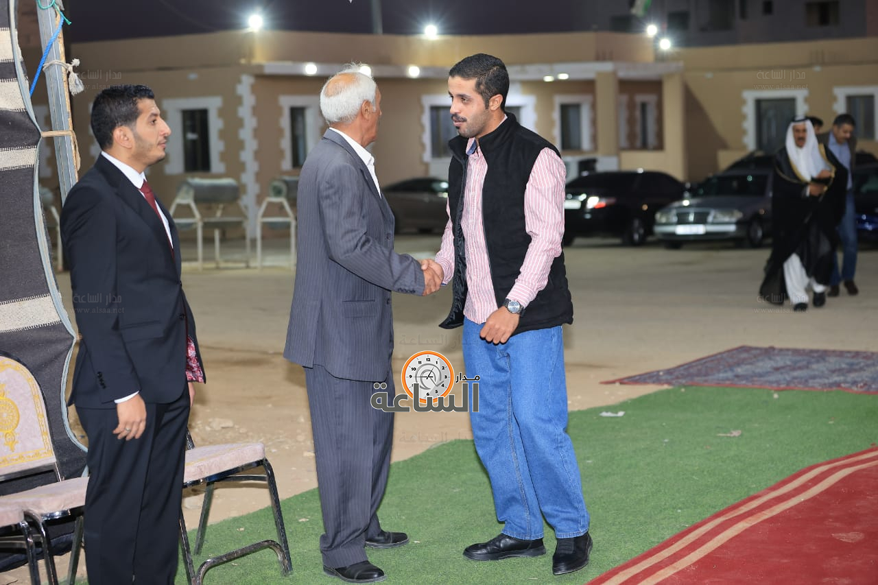 Madar Al-Saa Images 0.13640582905575382