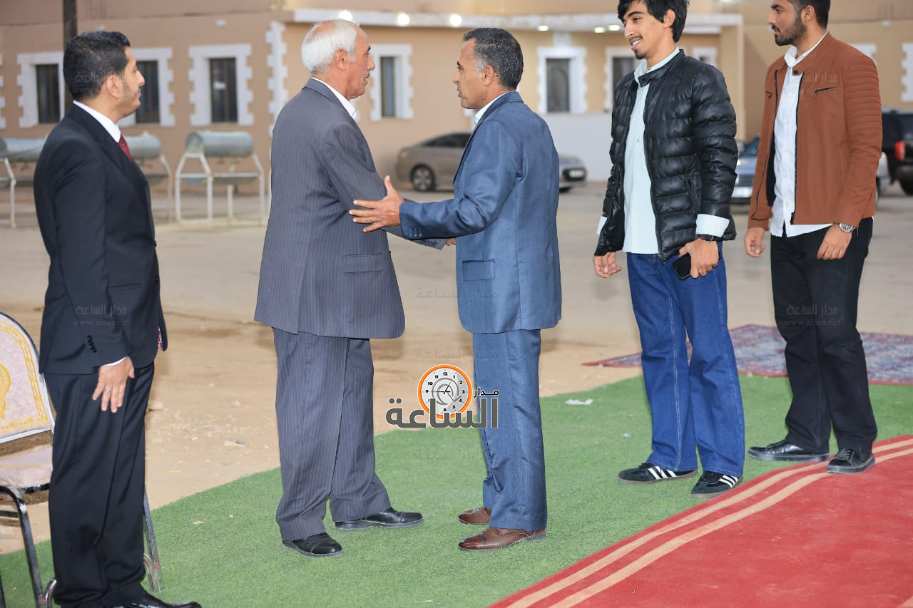 Madar Al-Saa Images 0.417195677060621