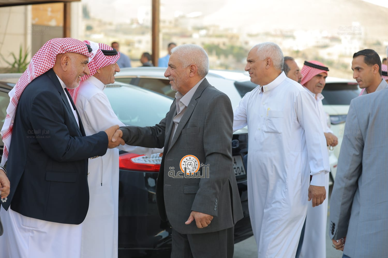 Madar Al-Saa Images 0.7562342385428384