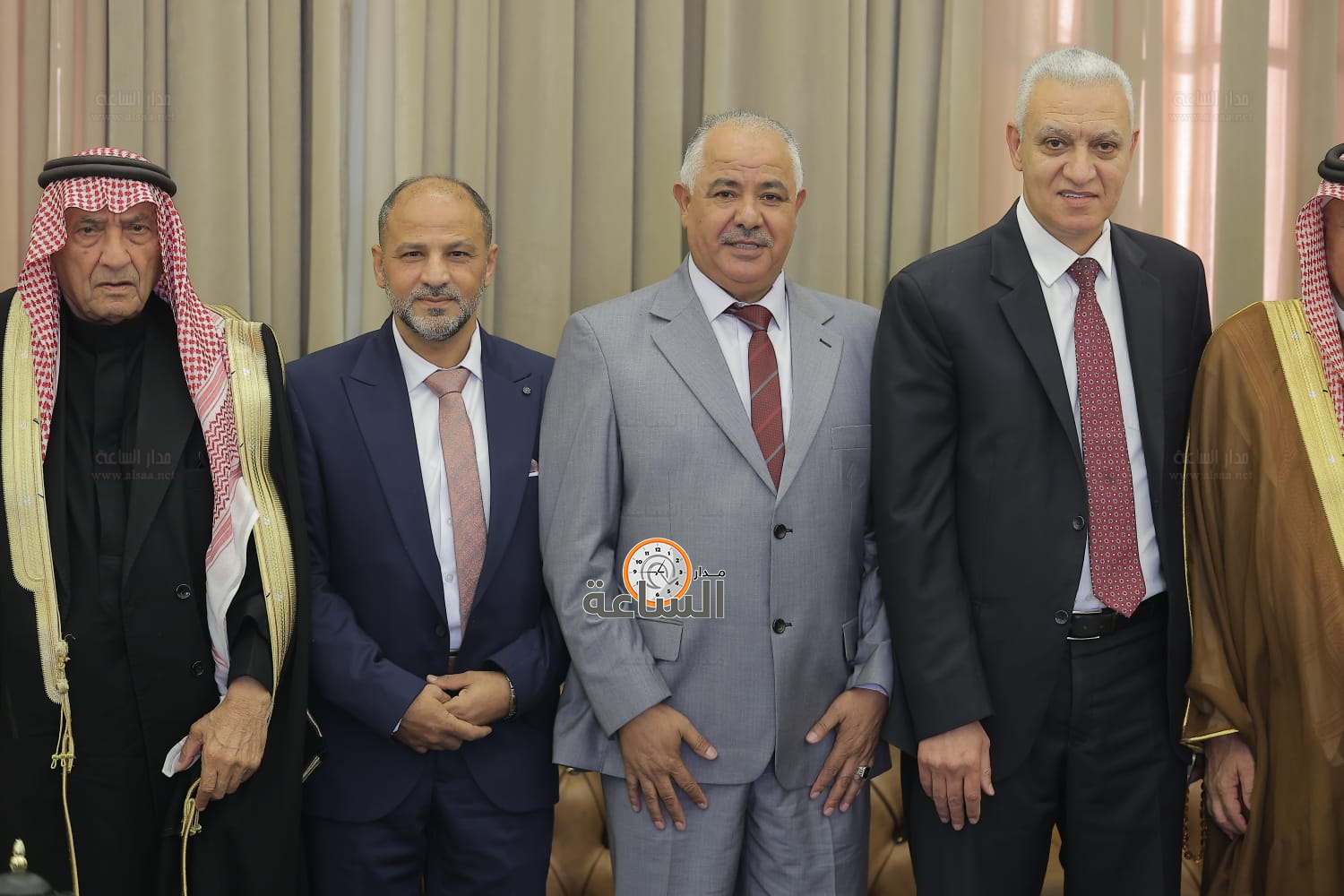 Madar Al-Saa Images 0.39458442527373006