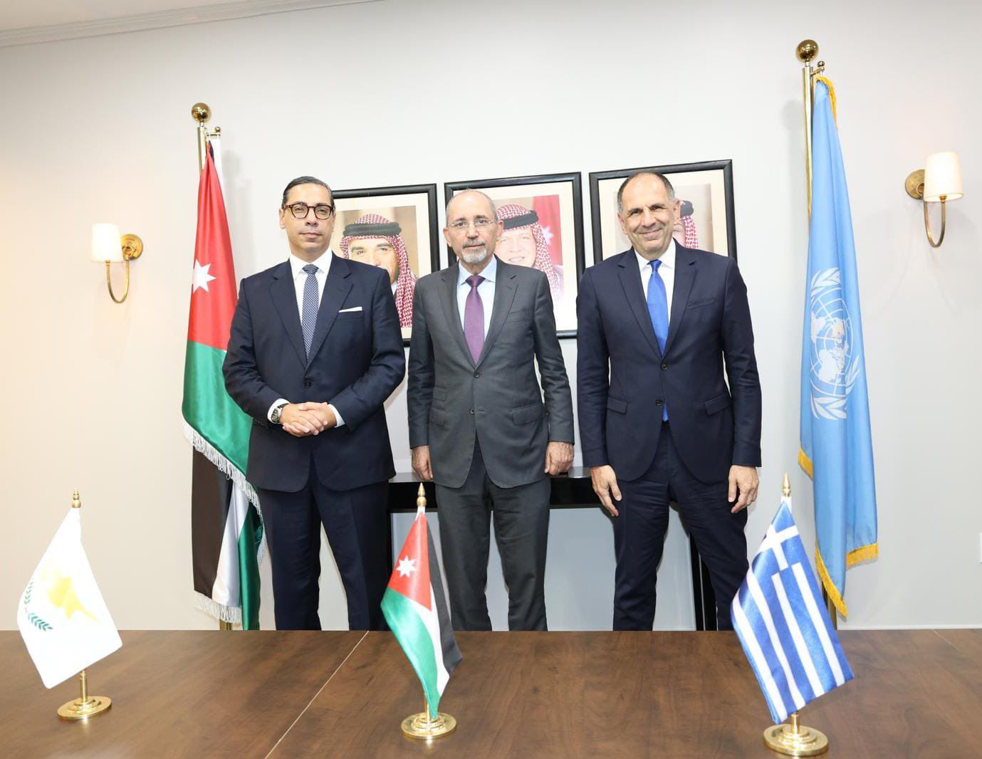 Madar Al-Saa Images 0.1060987947592329