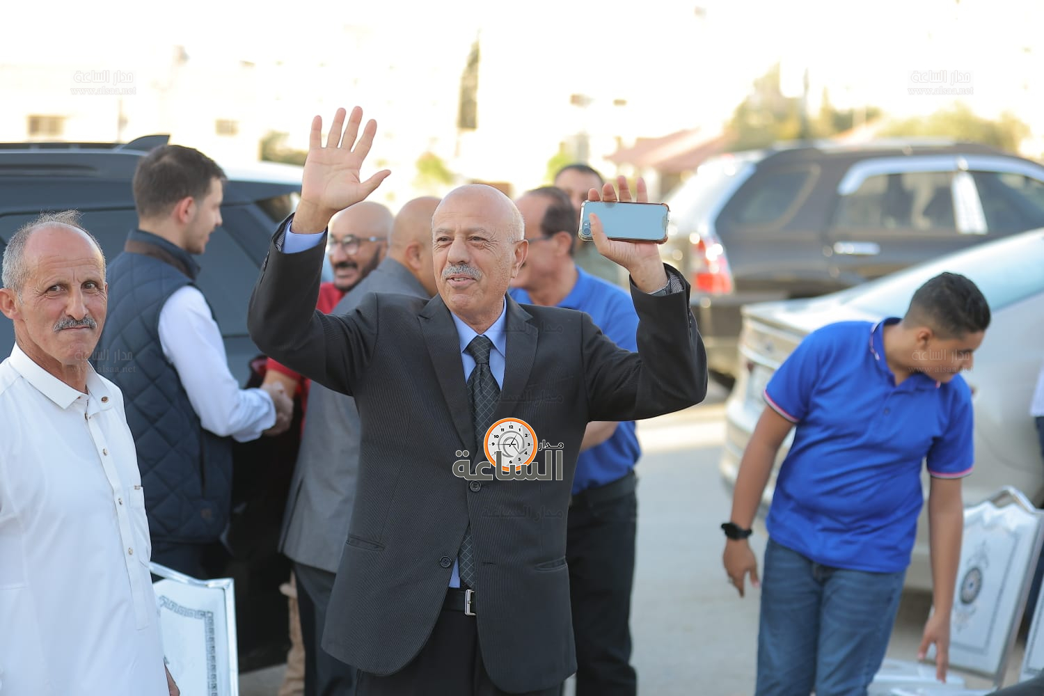 Madar Al-Saa Images 0.4114357675620316