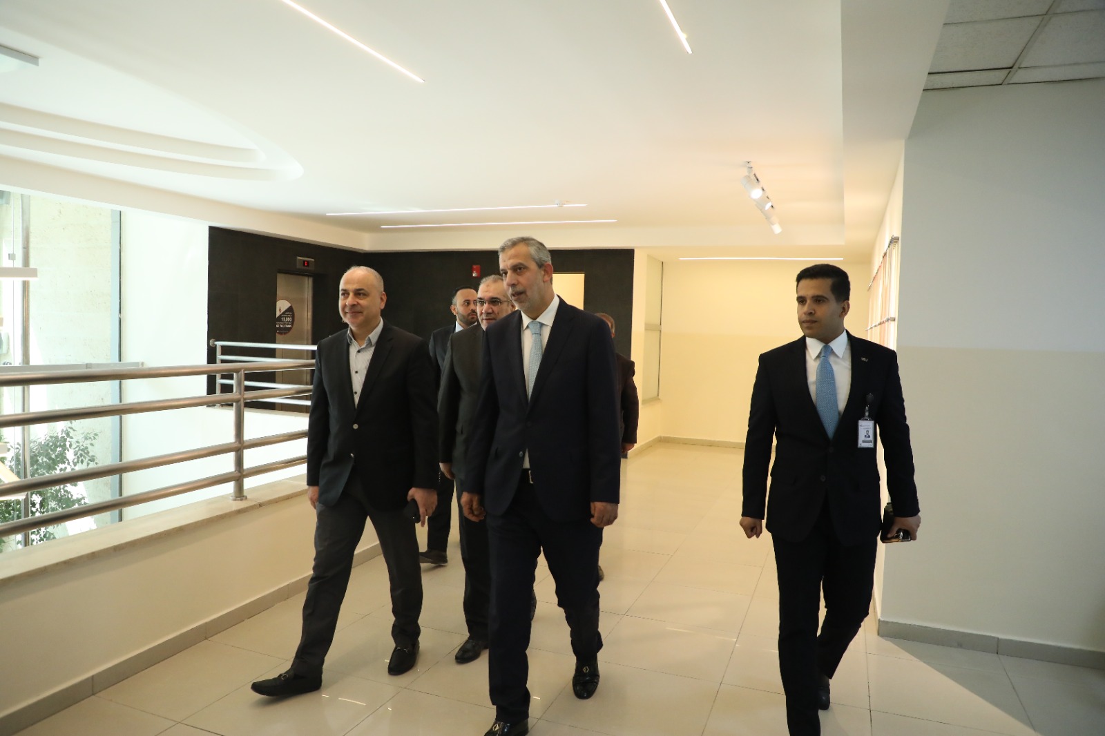 Madar Al-Saa Images 0.7299334072558722