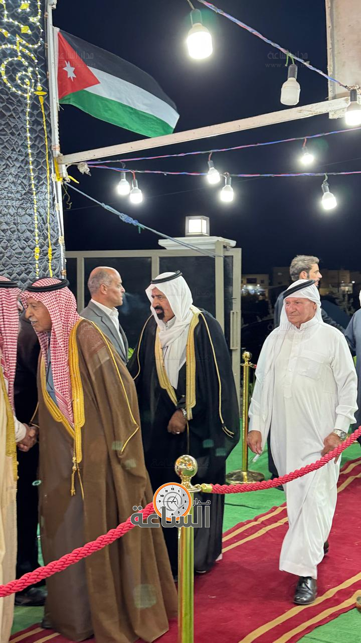 Madar Al-Saa Images 0.22611727554008165