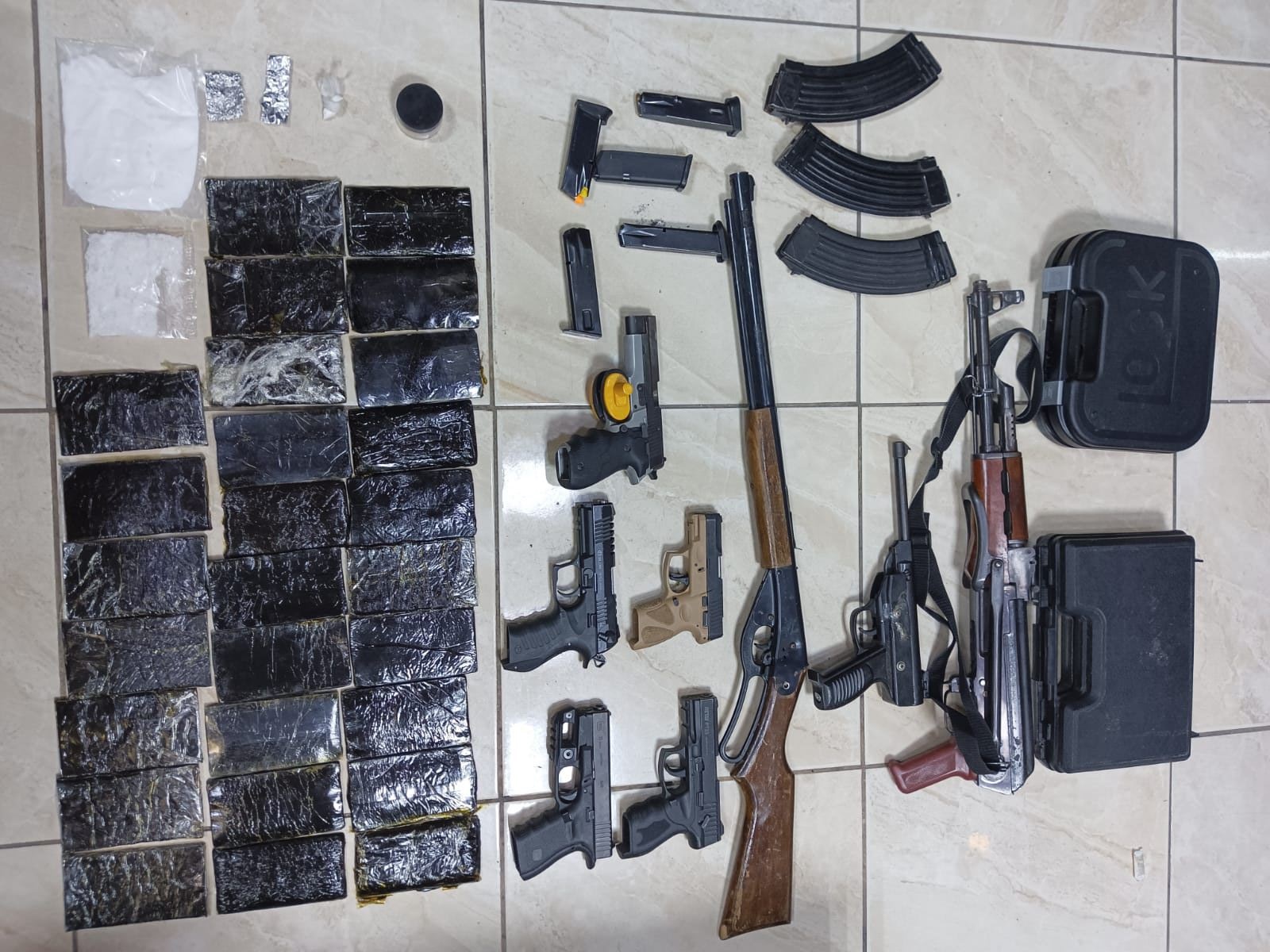 Madar Al-Saa Images 0.5509842750999179