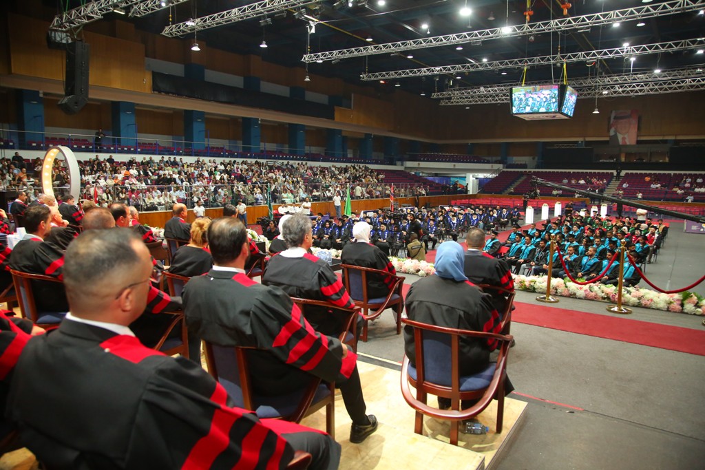 Madar Al-Saa Images 0.018571117672902315