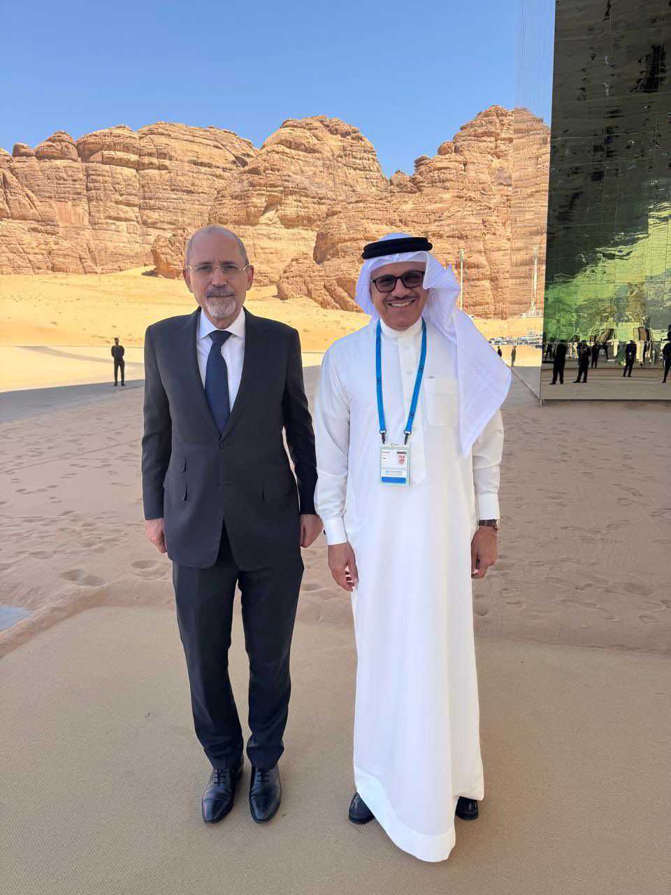 Madar Al-Saa Images 0.5271925570369089