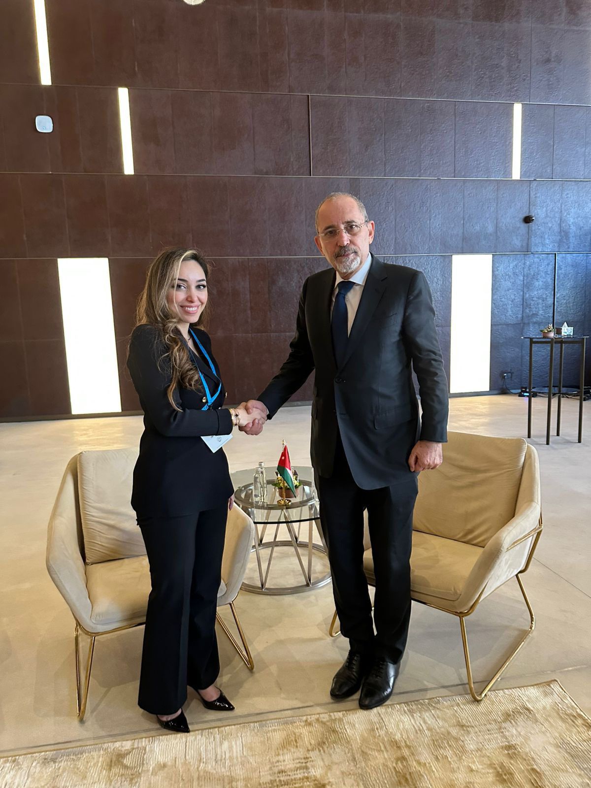 Madar Al-Saa Images 0.47969743198074866