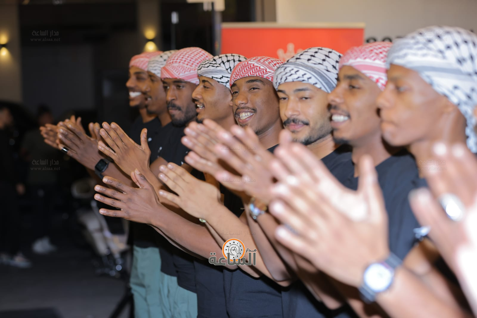 Madar Al-Saa Images 0.8733858873519609