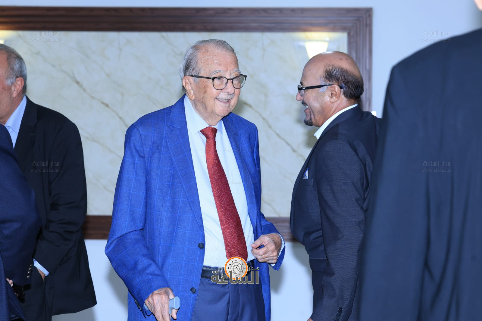 Madar Al-Saa Images 0.04401174697532184