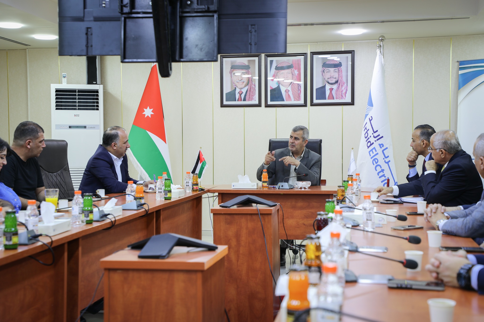 Madar Al-Saa Images 0.37161346946819296