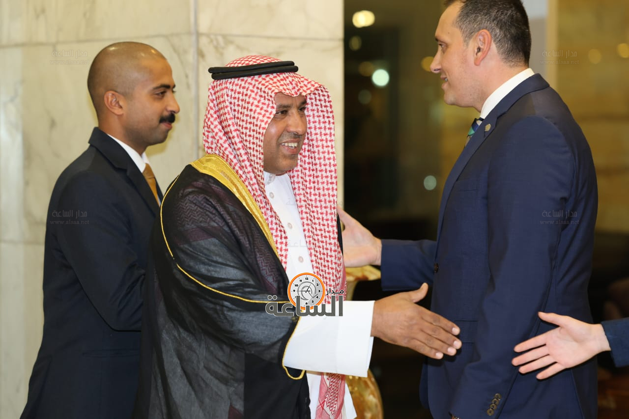 Madar Al-Saa Images 0.8456650001189171