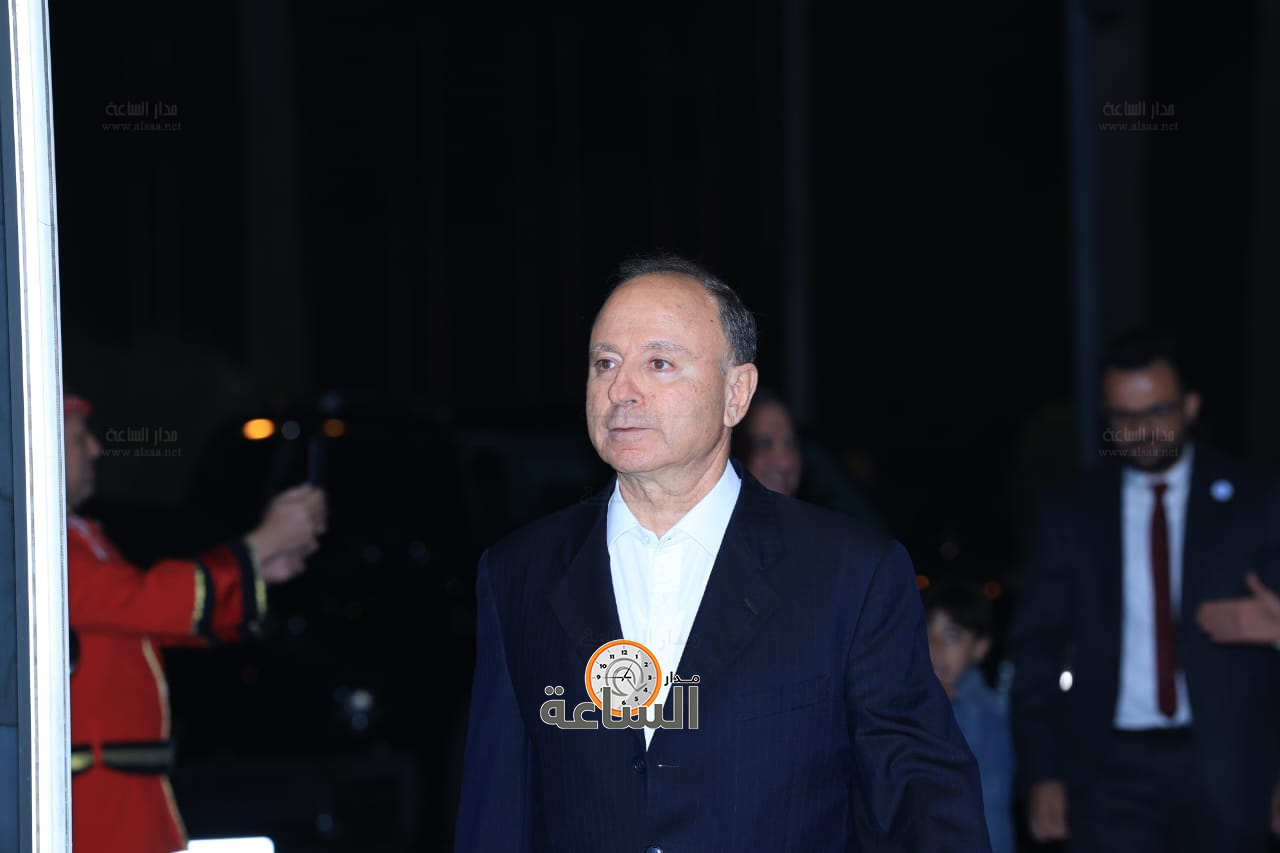 Madar Al-Saa Images 0.4304415189608518