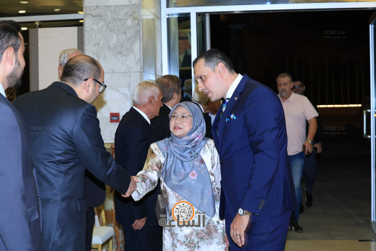 Madar Al-Saa Images 0.49912580903482573