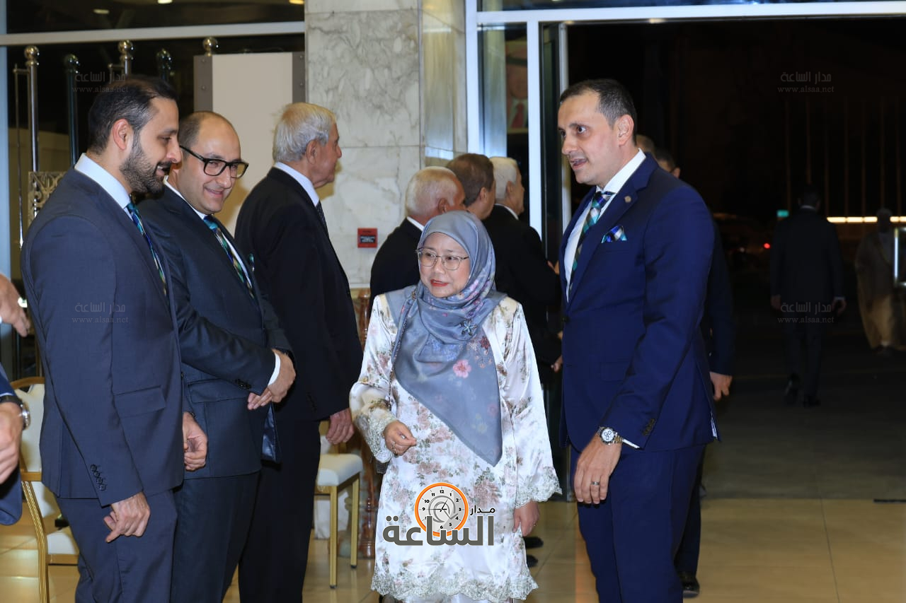 Madar Al-Saa Images 0.38040207040765983