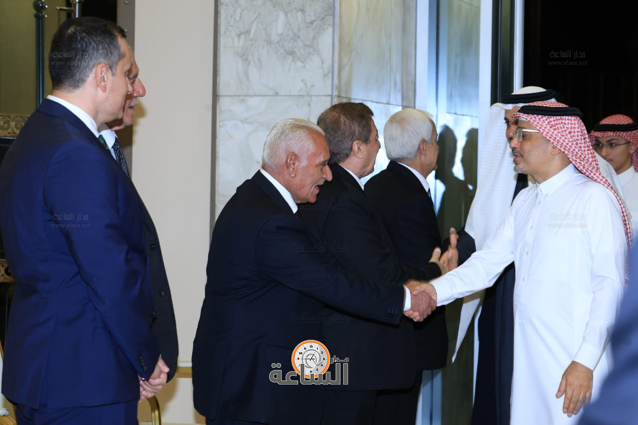 Madar Al-Saa Images 0.069447031260638