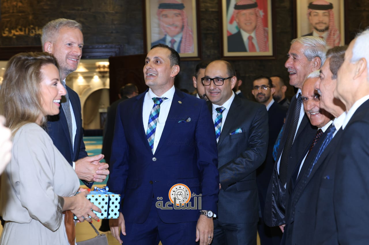 Madar Al-Saa Images 0.3118737722280224