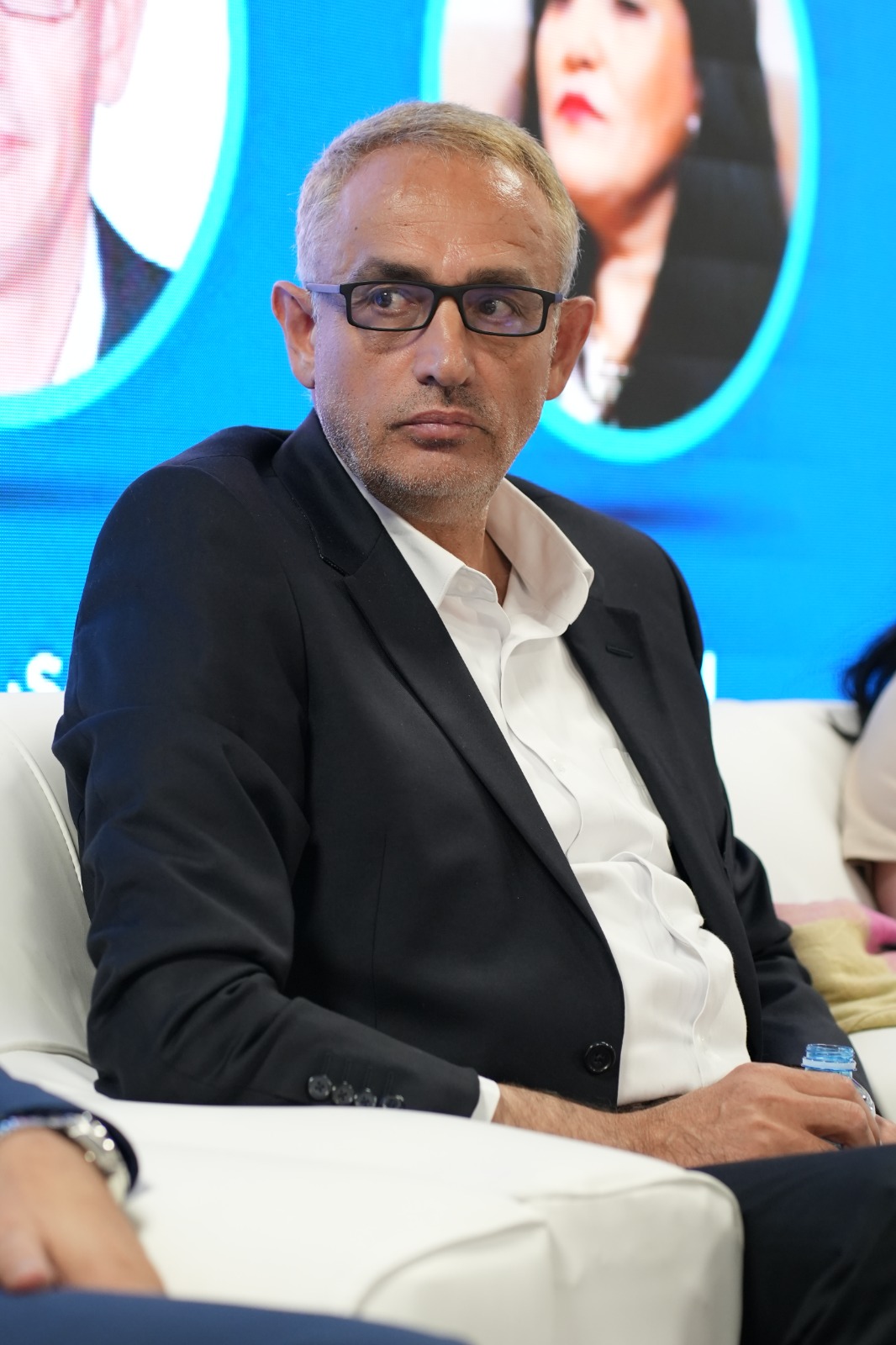 Madar Al-Saa Images 0.8929201691550196