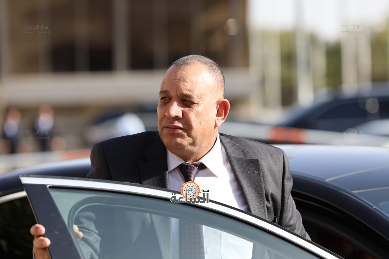 Madar Al-Saa Images 0.533422137974311