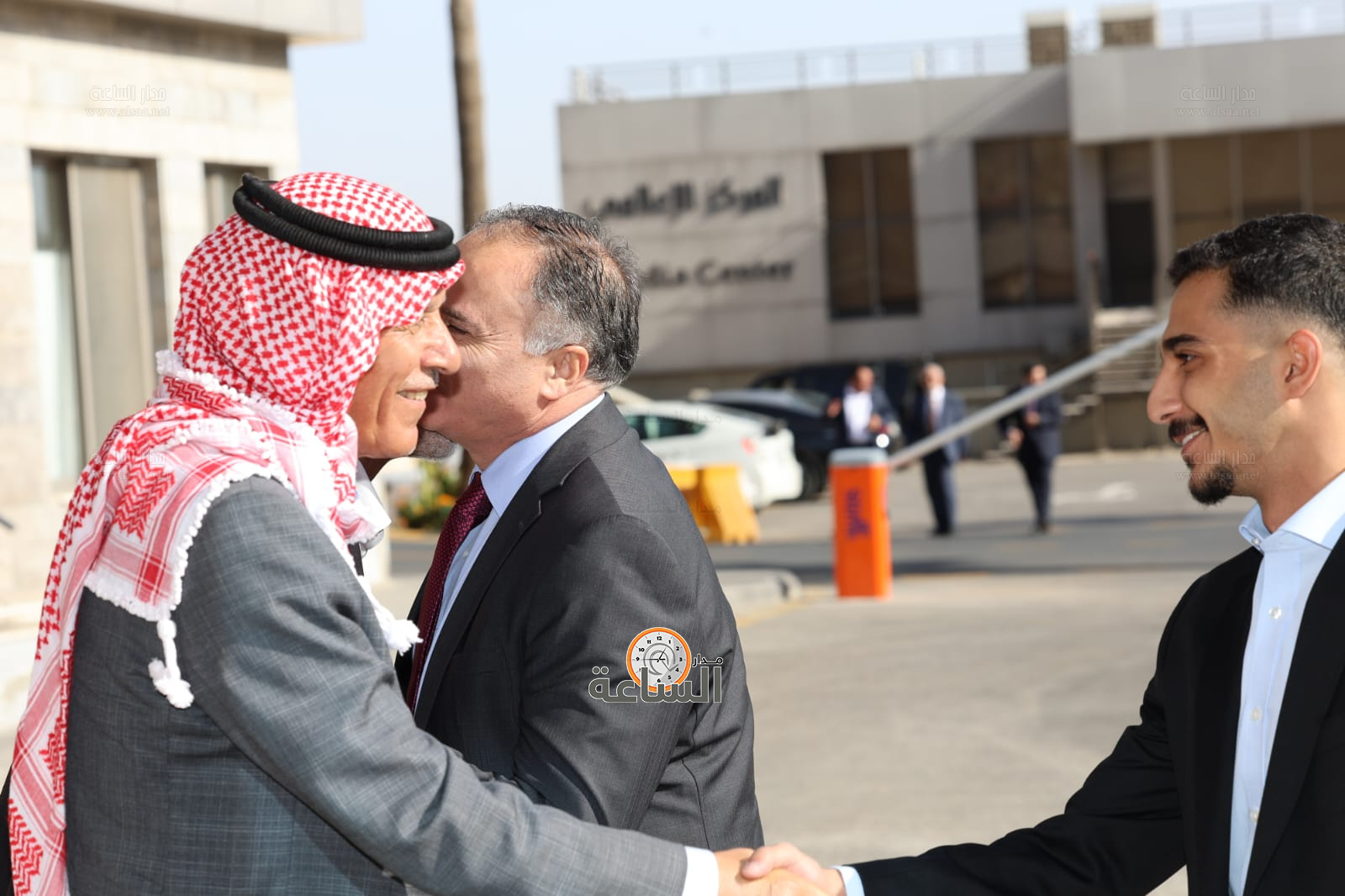 Madar Al-Saa Images 0.6321904839452358