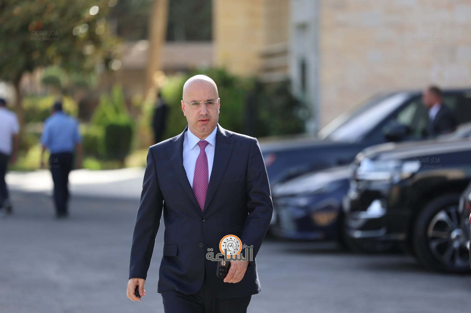 Madar Al-Saa Images 0.647323350922225