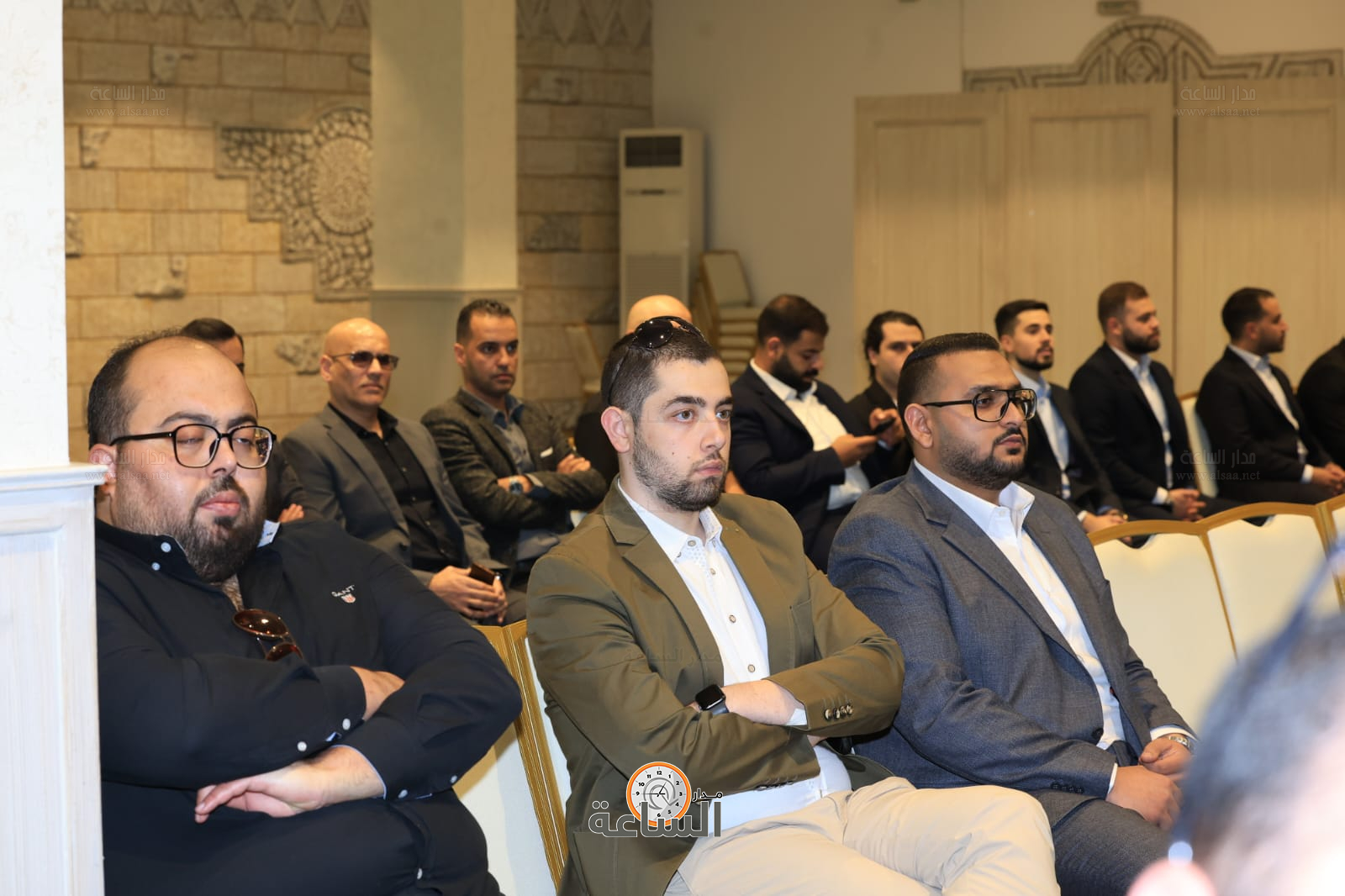 Madar Al-Saa Images 0.41665548887929604