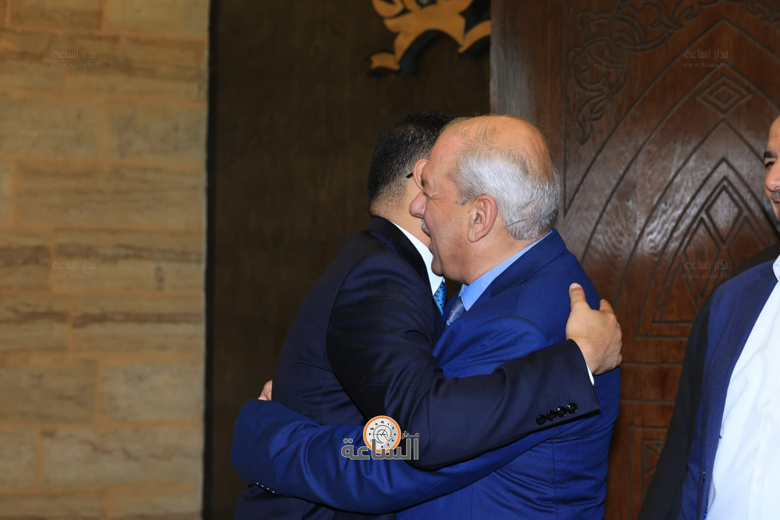 Madar Al-Saa Images 0.031396994818934765