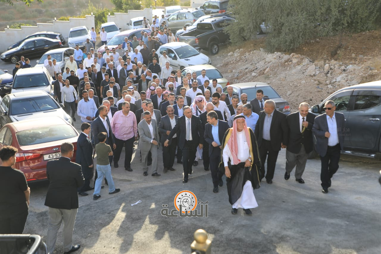 Madar Al-Saa Images 0.483432613213872