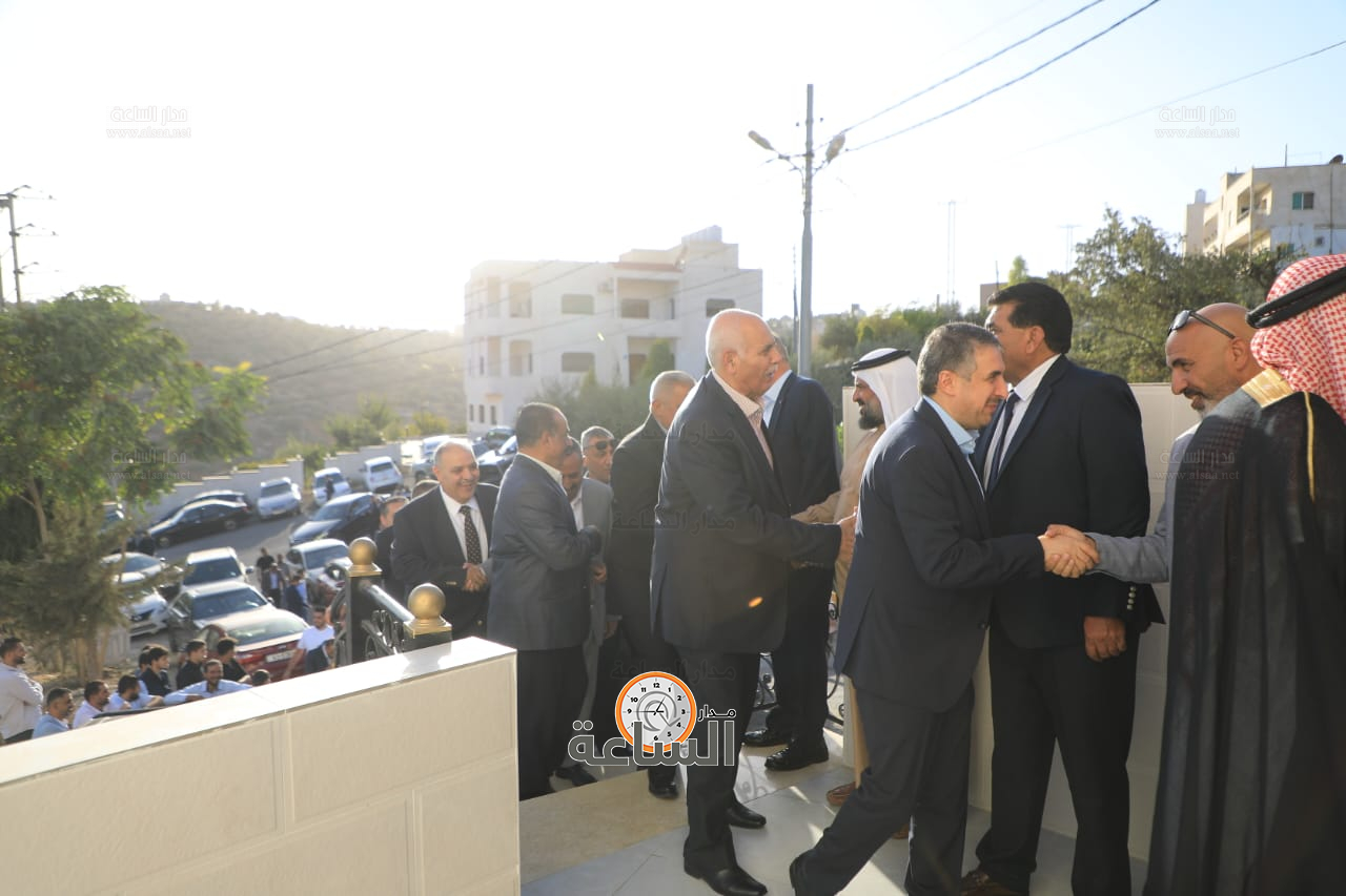 Madar Al-Saa Images 0.837021355936811