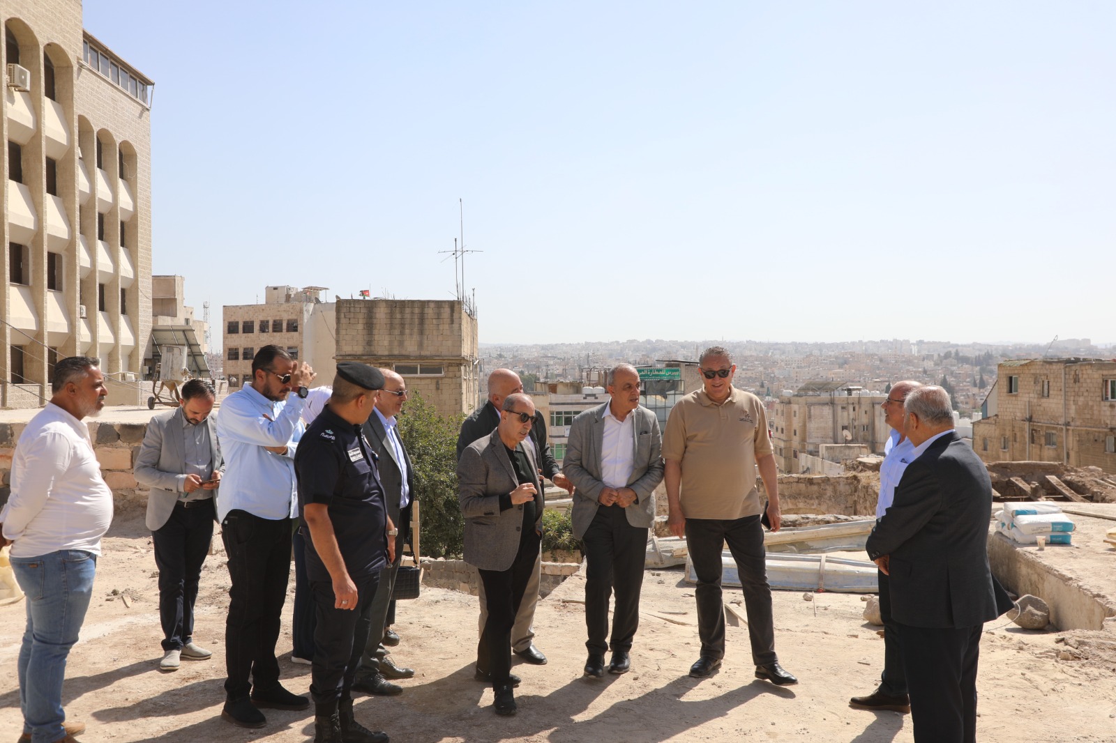 Madar Al-Saa Images 0.30862360688901247