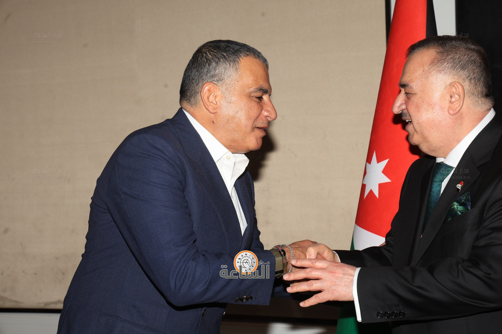 Madar Al-Saa Images 0.41297849439634815