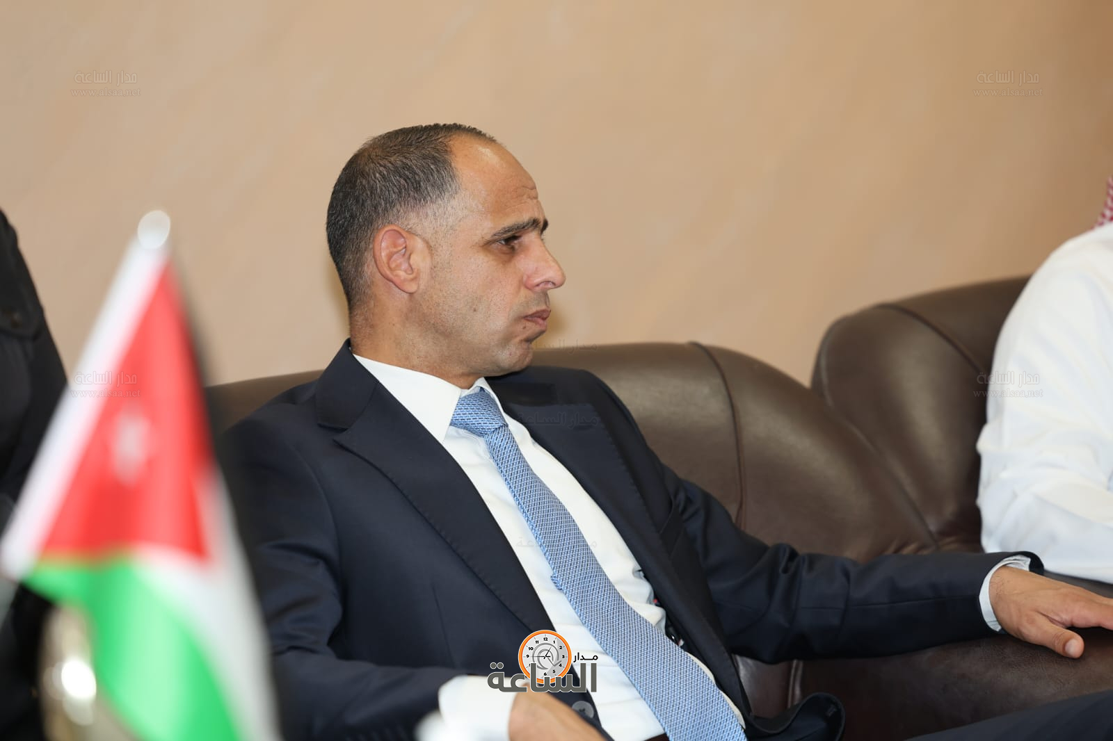 Madar Al-Saa Images 0.15642504571883897